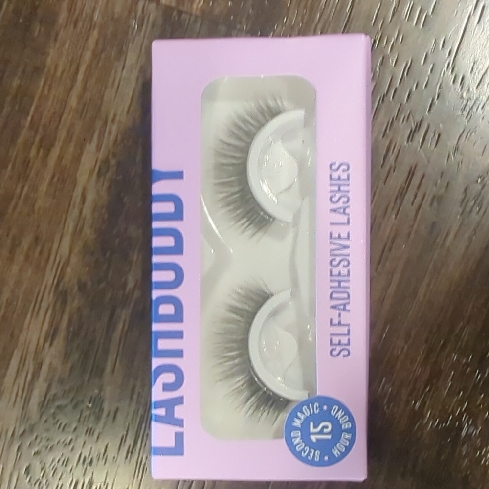LASHBUDDY Self-Adhesive Lashes
